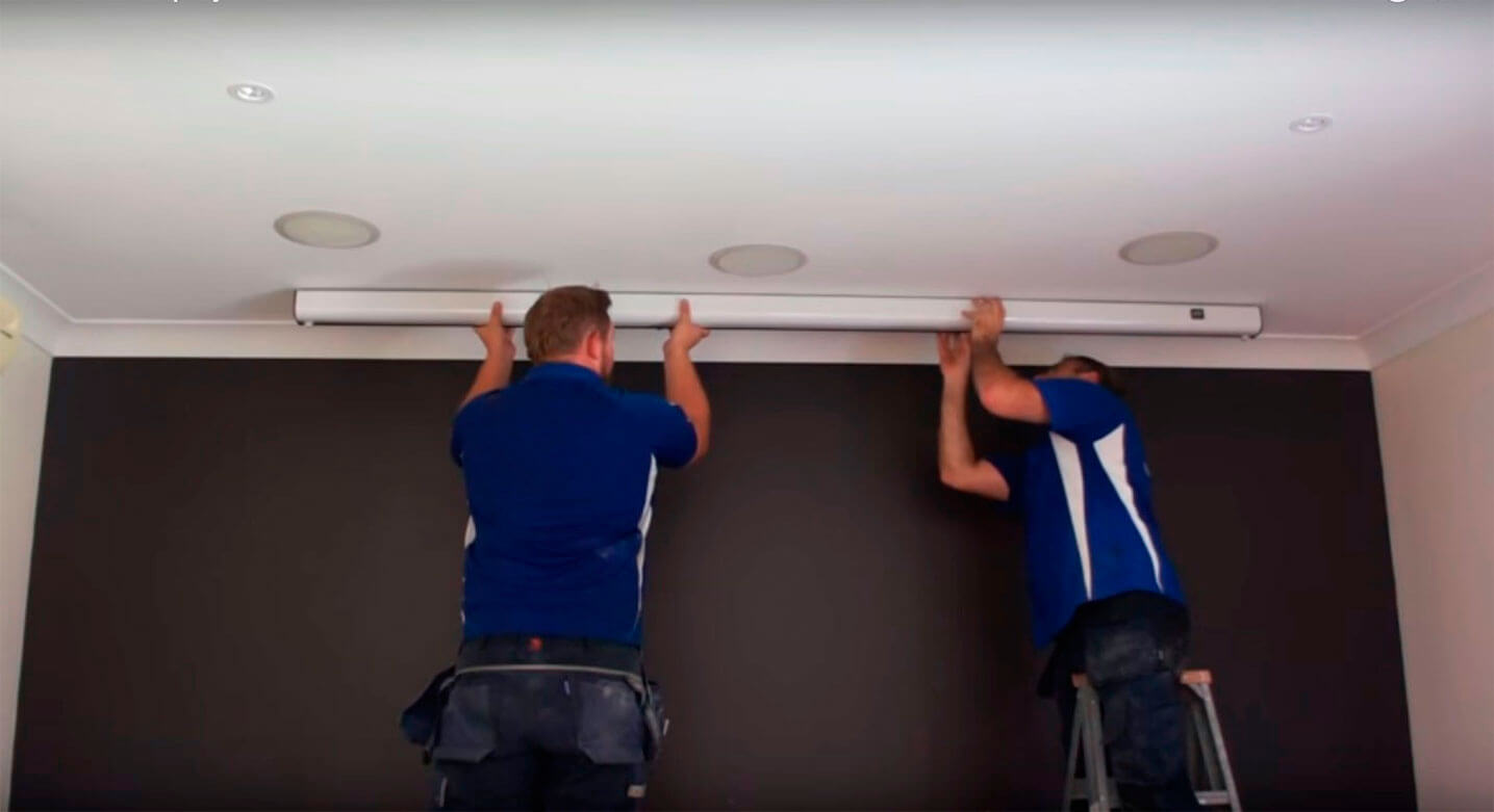 instalacion de pantalla de proyeccion