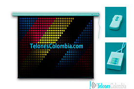 Pantalla con motor para video beam de 203x203 cms